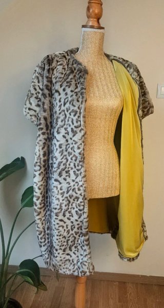 Abrigo de piel sintética estampado leopardo