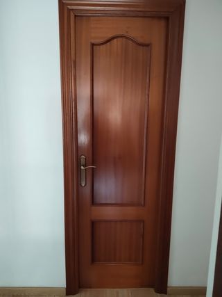 Puerta interior madera maciza