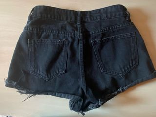 Shorts vaqueros negros rotos