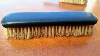 2 Escovas de cabelo e roupa - Ébano