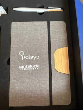 Kit Pelayo-Santalucia: termo, libreta y bolígrafo