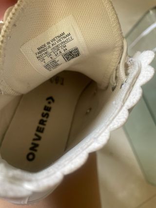 converse blanca detalles dorados