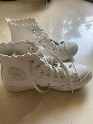 converse blanca detalles dorados
