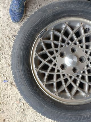 4 Llantas originales Chrysler Voyager 16" y neumát