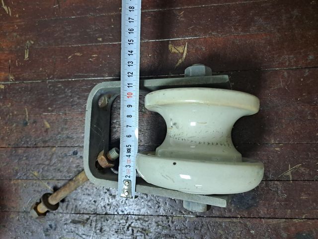 Polea de porcelana antigua