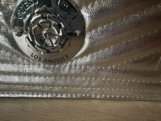Bolso Guess plateado