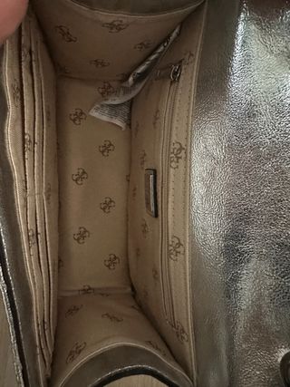 Bolso Guess plateado