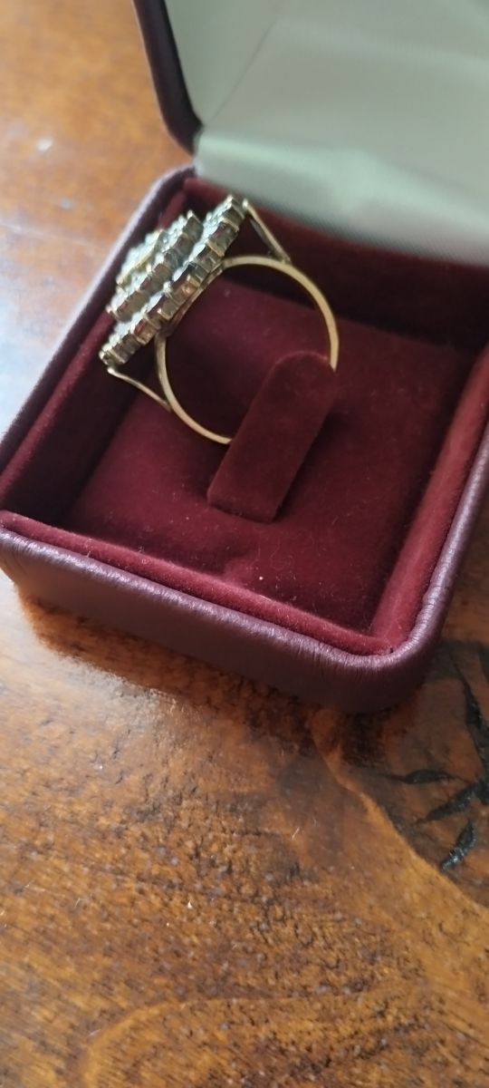 Anello in granato dorato