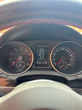 Volkswagen Golf GTI edicion 35 aniversario 235