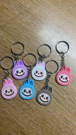 Llaveros Labubu normal