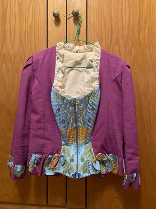 Traje alicantina con juego de aderezos
