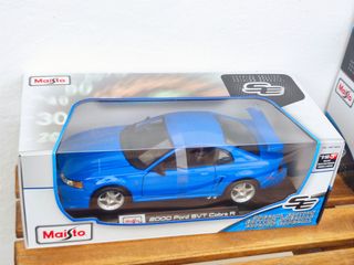 Maisto Ford SVT Cobra R 2000