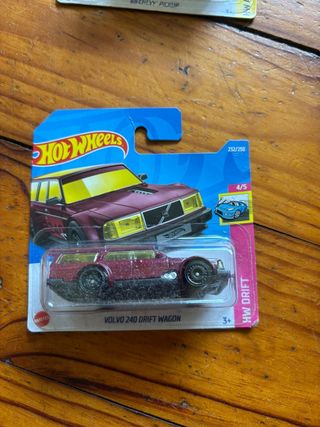 Hot Wheels Volvo 240 Wagon