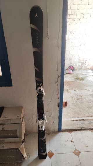Esquís Atomic y Rossignol