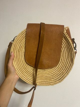 Bolso de rafia redondo con cuero