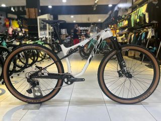 Bicicleta KTM Scarp Elite 2023 BTT DOBLE CARBONO