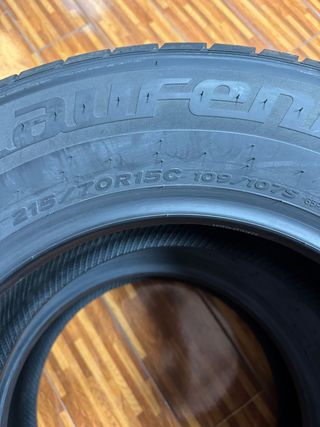 Neumáticos 215/70R15C dos unid.