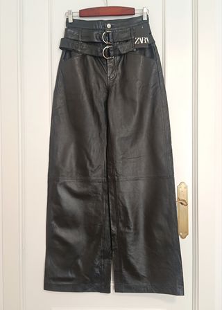 Pantalón cuero negro ZARA - Talla S