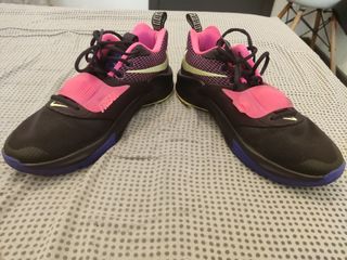Zapatillas Nike Zoom Freak 3 - Negras y Rosas