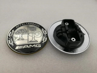 EMBLEMA LOGO CAPOT MERCEDES BENZ AMG PLATA 5