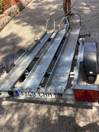 alquilo carro de 3 carriles (motos)