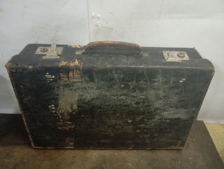 LIQUIDACIÓN Maletín antiguo negro