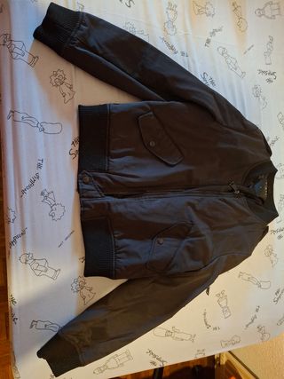 Cazadora bomber negra