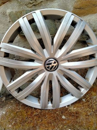 Tapacubos VW Golf ( en persona Bembibre)

