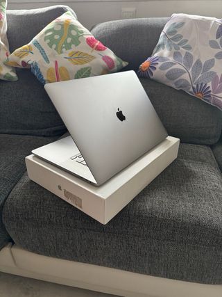 MacBook Pro 16" Touch Bar 
