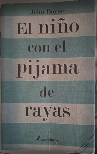 El niño con el pijama de rayas