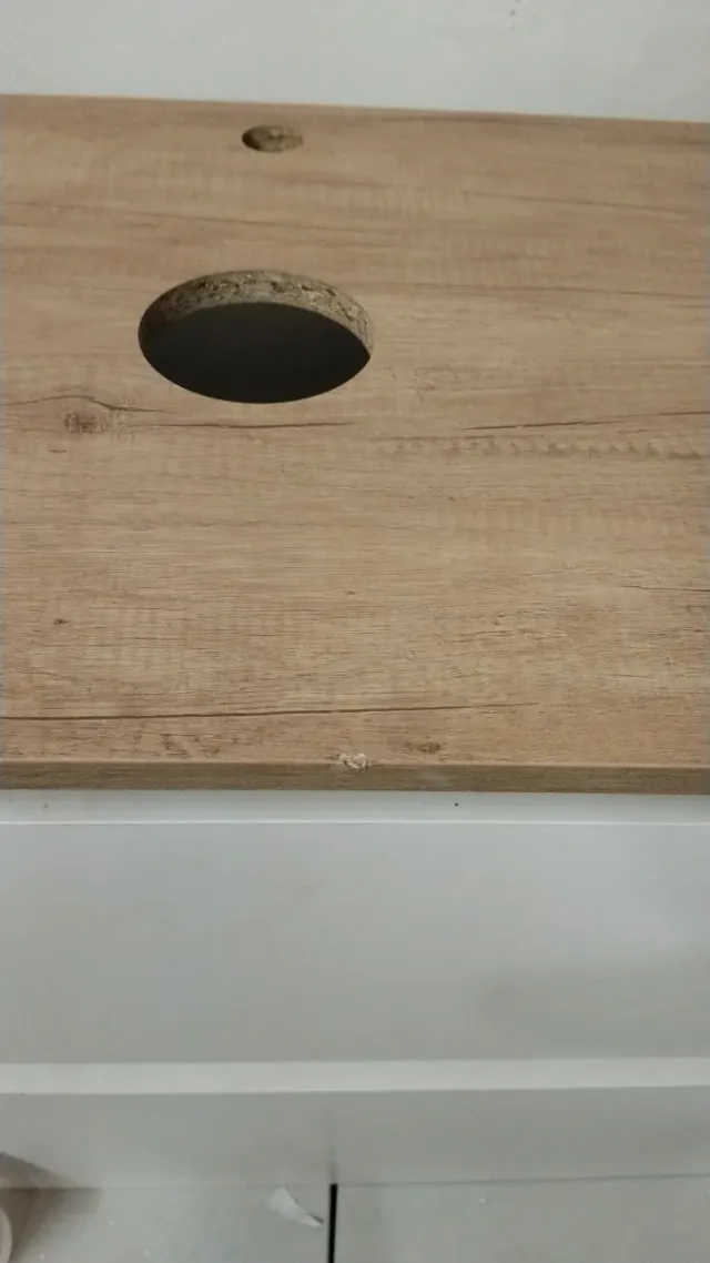 Mobile da bagno con lavabo (venduto solo di persona)