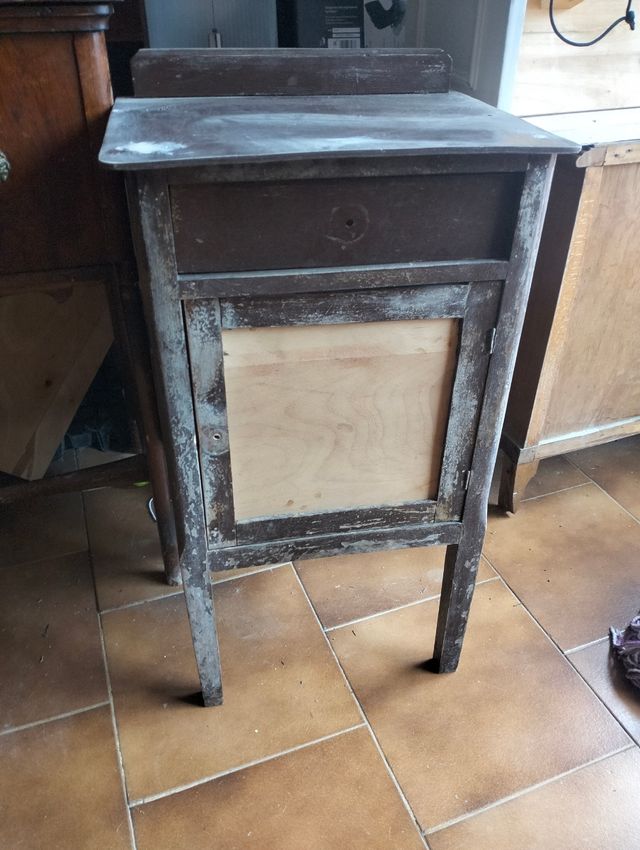 Mesita noche madera marrón