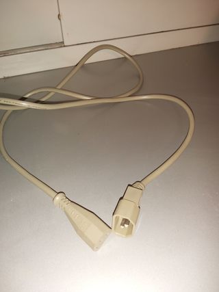 Cable alargador 3 pines para PC, monitor, u otros.