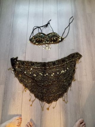 Conjunto danza del vientre negro y dorado