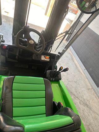 Carretilla elevadora eléctrica CESAB