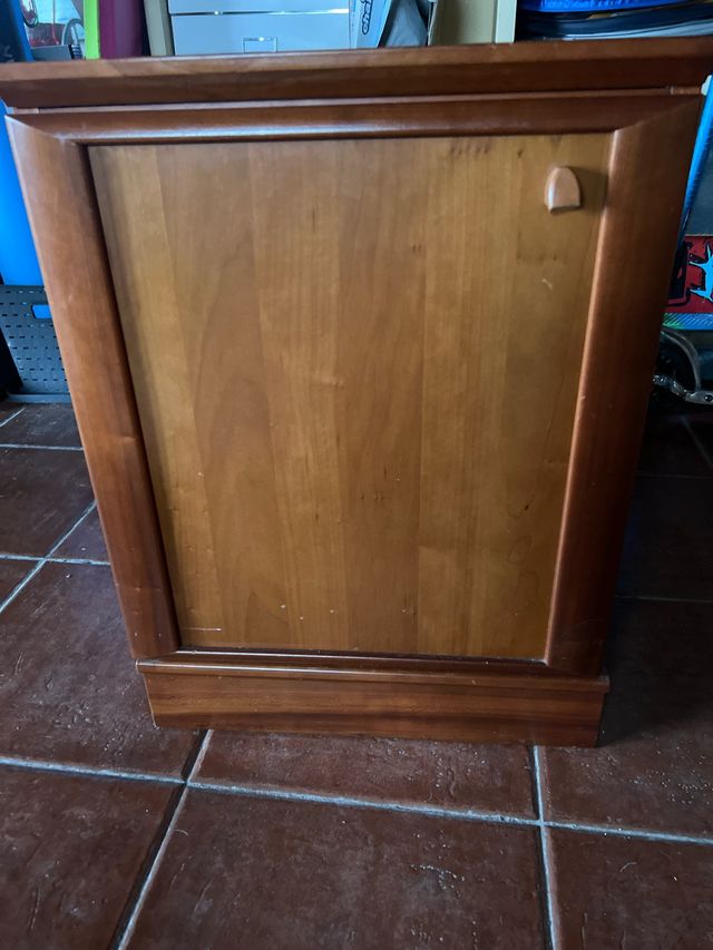 Mesita noche madera cerezo