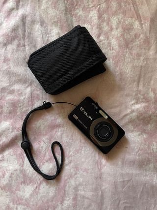 Cámara Casio Exilim - 12.1 MP