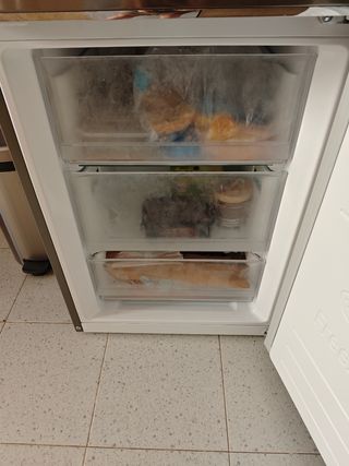 Nevera LG grande, casi nueva (dos años)