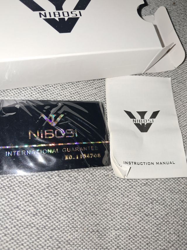 Reloj NIBOSI dorado - nuevo