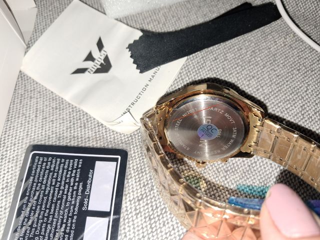 Reloj NIBOSI dorado - nuevo