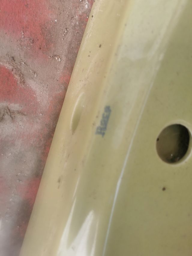 Lavabo antiguo verde oliva