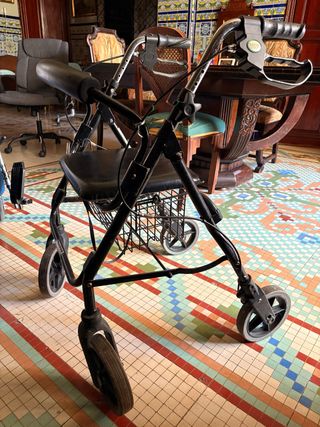 Andador para ancianos plegable con frenos