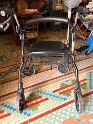 Andador para ancianos plegable con frenos
