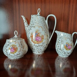 Juego café porcelana dorada