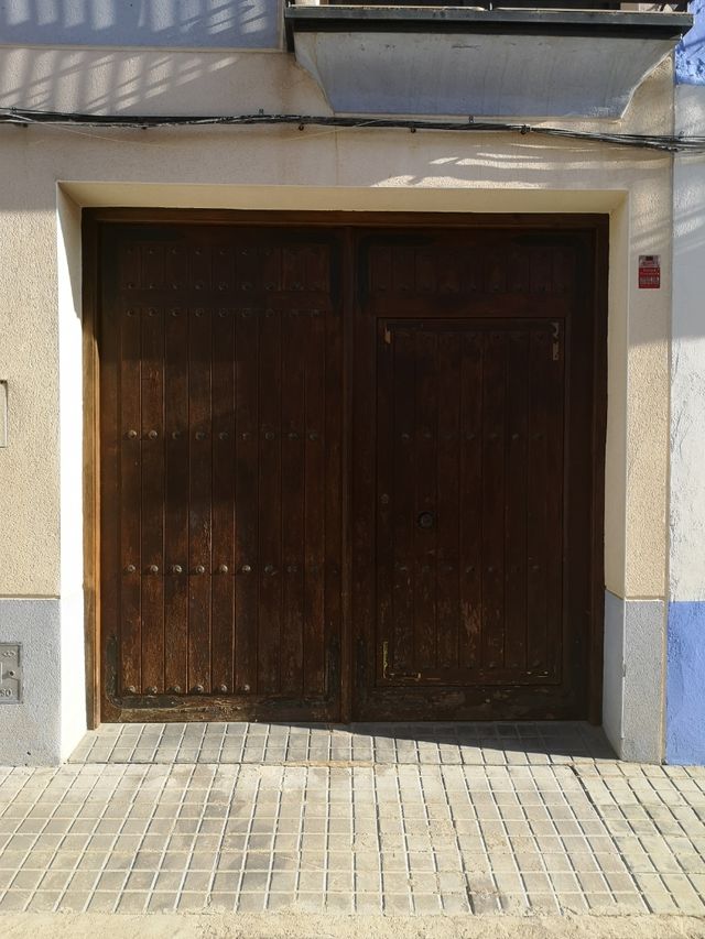 RESTAURACIÓN DE PUERTAS Y PORTONES Y MUEBLES.