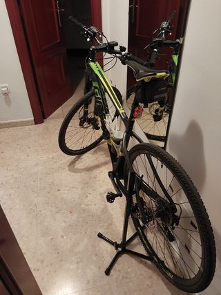 Bicicleta Giant XTC Advance 10v con 2 ruedas compl