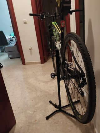 Bicicleta Giant XTC Advance 10v con 2 ruedas compl