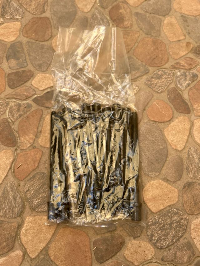 Tornillos originales de culada BKD