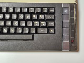 ATARI 800 XL CON CARTUCHO A8PICO CART 800XL