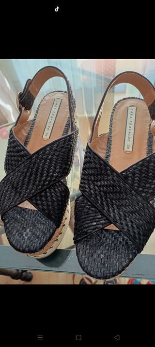 Sandalias cuña Zara negras 38